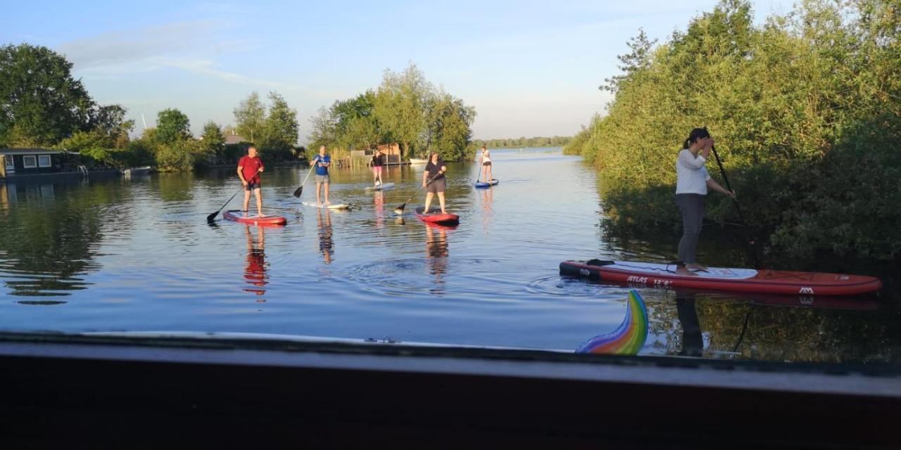 C'Est La Vie Houseboat Hotel Nederhorst den Berg Eksteriør billede