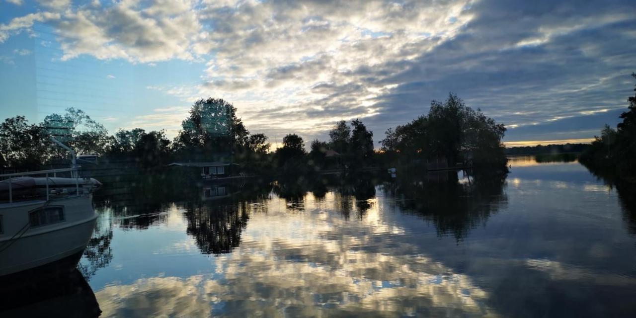 C'Est La Vie Houseboat Hotel Nederhorst den Berg Eksteriør billede