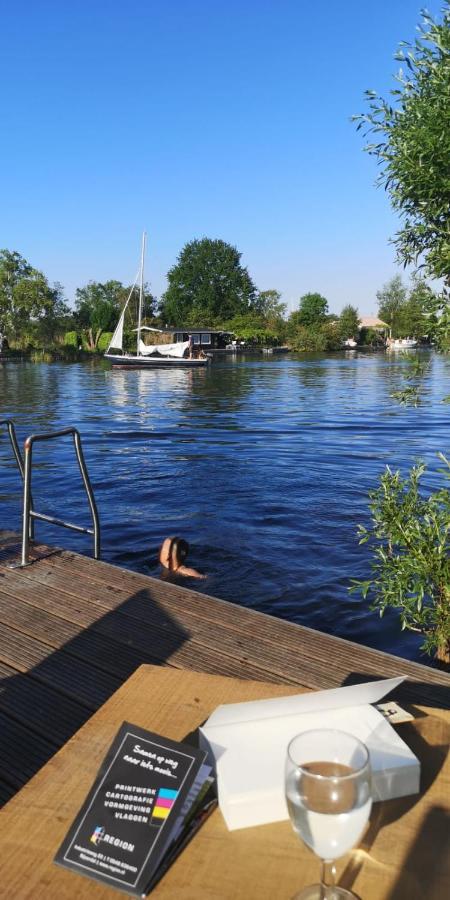 C'Est La Vie Houseboat Hotel Nederhorst den Berg Eksteriør billede
